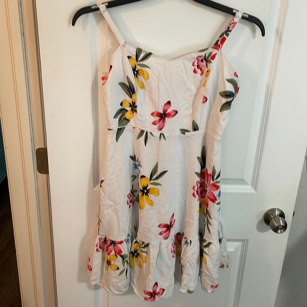 White floral summer dress-b